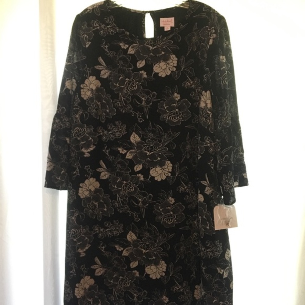 Flowy Isabel Maternity Dress